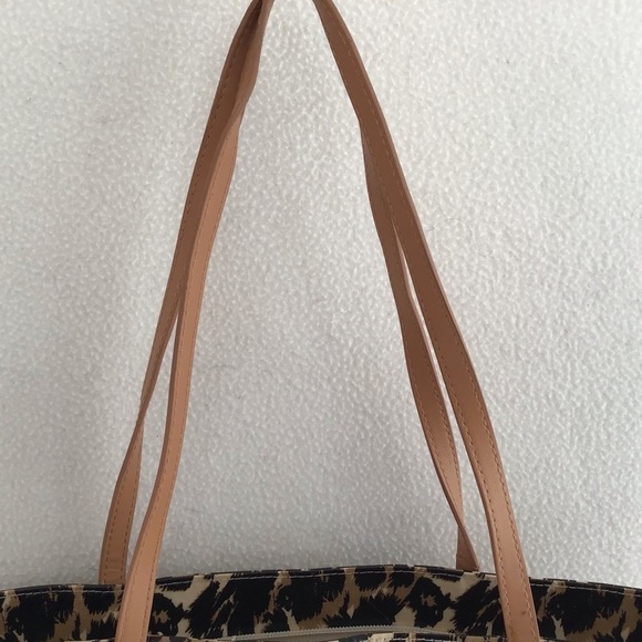 Bath & Body Works leopard print cosmetics tote. - Picture 5 of 16